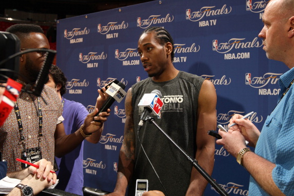 半场战报：科隆0-0圣保利（半场快讯：科隆与圣保利战成0-0）