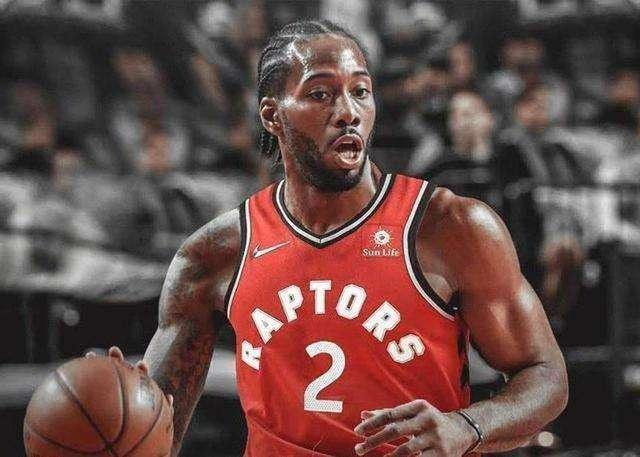 阿隆索：球队内部非常团结，阿诺德在皇马有适应过程是正常的（阿隆索：队内高度团结，阿诺德在皇马的适应期属正常）