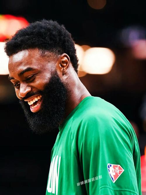 卡拉格：斯凯利是天才球员，对他未入选英格兰大名单感到惊讶（卡拉格称斯凯利天赋异禀，惊讶其落选英格兰名单）