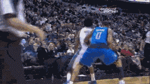 刘若钒庆祝海港队夺冠：人生第一个中超冠军🏆（刘若钒喜迎生涯首个中超冠军，海港加冕）