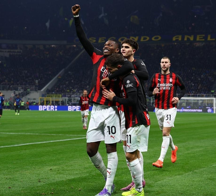 连续9场国家队比赛参与进球，奥亚萨瓦尔成西班牙队史第一人（奥亚萨瓦尔已连续9场为国出战参与破门，创西班牙队史第一人纪录）