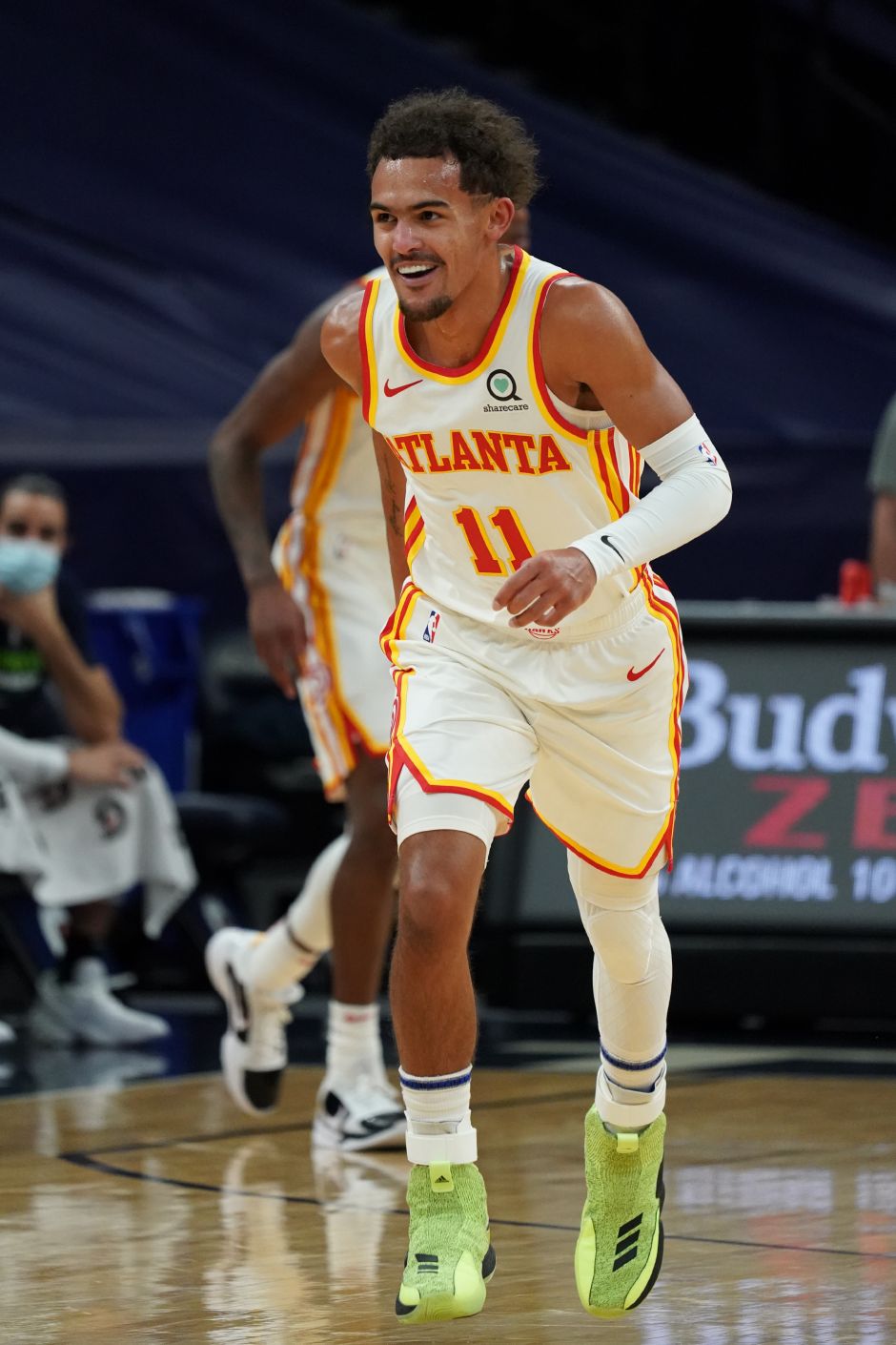 意大利女排3-0美国，晋级四强，队员疯狂庆祝，埃格努20分得分王（意大利女排直落三局横扫美国晋级四强，埃格努砍下20分荣膺得分王）