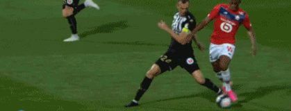 记者：莱万有一种几乎疯狂的求胜欲，他与哈维成了更衣室对手