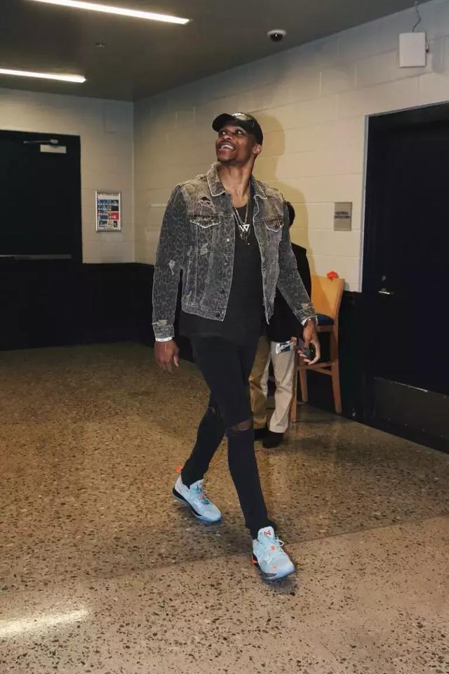 队报评法国队的2025：杜埃最佳新人、姆巴佩MVP（队报盘点法国队2025：杜埃当选最佳新秀，姆巴佩荣膺MVP）