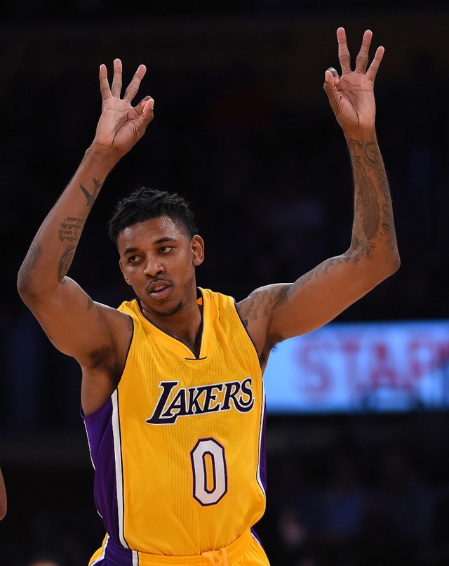 巴恩斯成近12年来，首位英超对曼城完成双响的纽卡球员（巴恩斯成为近12年首位在英超对阵曼城梅开二度的纽卡球员）